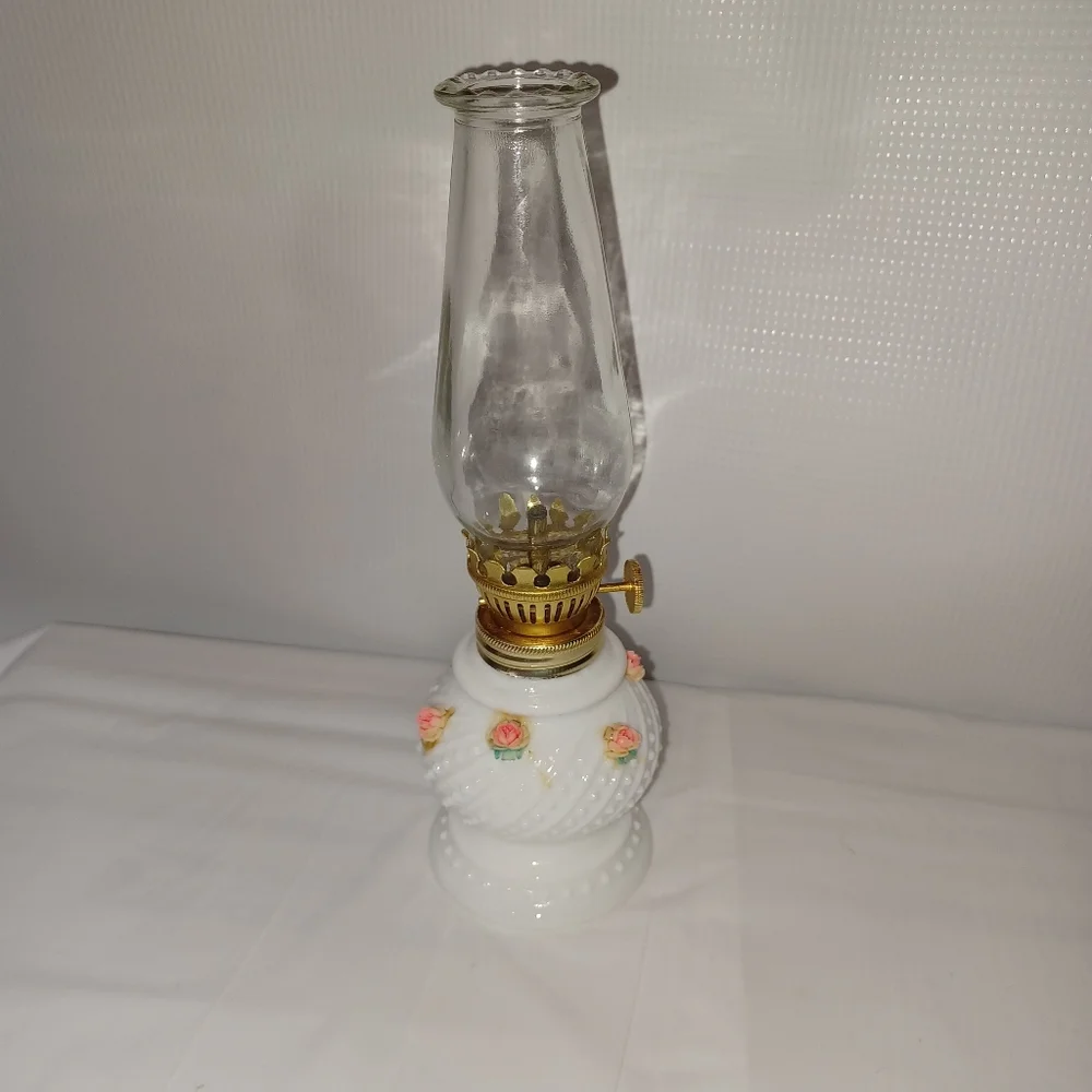 Vintage MCM Elegant Hobnob White and Gold Glass Oil Lamp With Pink Roses